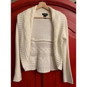NWOT Love Always Size MEd Ivory Cable Knit Crop Shrug Sweater Never Worn Pretty